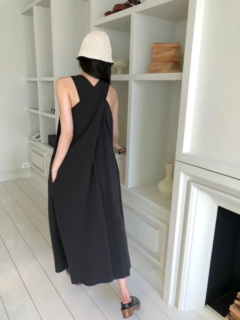 Cross-Back Maxi Dress – Timeless Simplicity with a Modern Twist