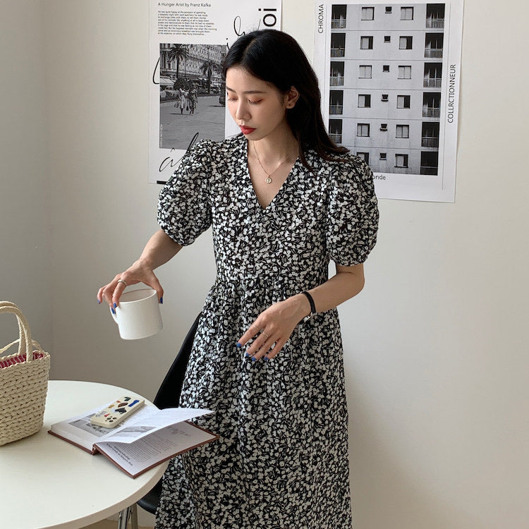 Small Floral Print Puffed Sleeves V-Neck Dress