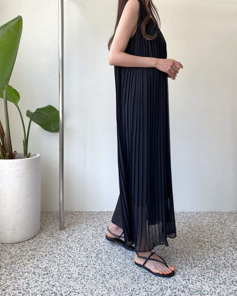 Sleeve-Less Pleated Midi Dress