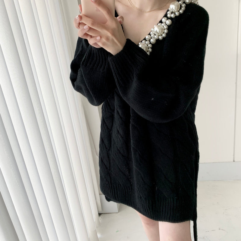 Oversized V-Neck Cable Knit Sweater with Pearly Decorations