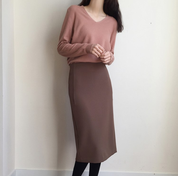 Morandi Colored V-Neck Sweater & Pencil Skirt Set