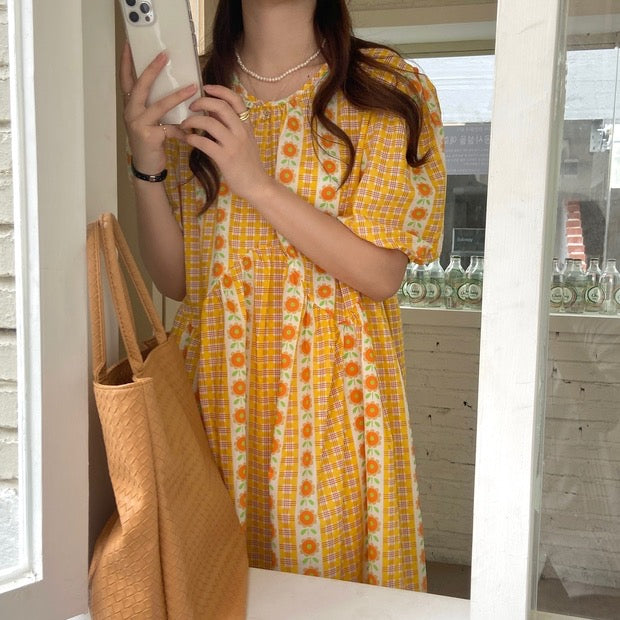 Sun Flower Stripe Round Neck Short Sleeve Checked Midi Dress