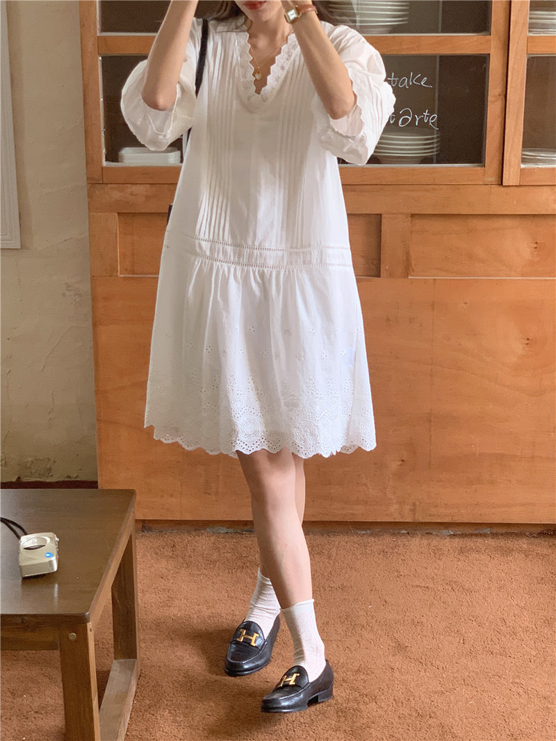 White Cotton Dress with Scalloped Lace Trims