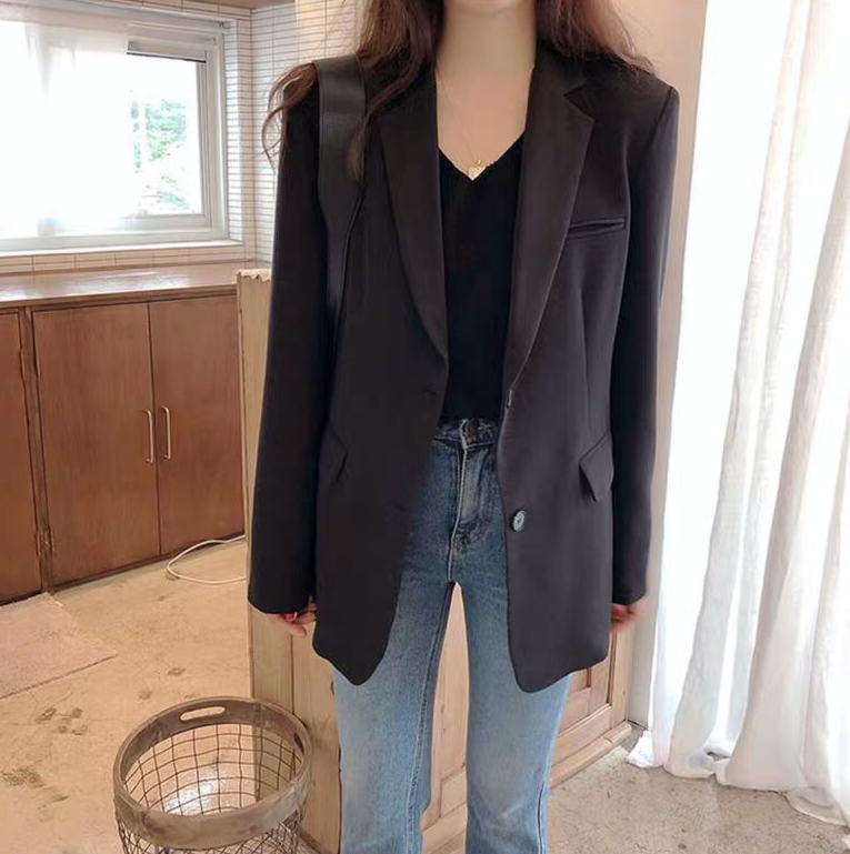 Relaxed Single-Breasted Blazer