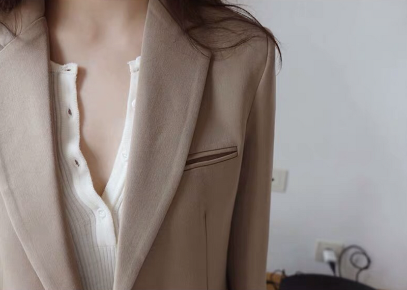 Relaxed Single-Breasted Blazer