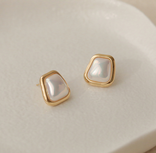 Irregular Shape Button Pearl Studs