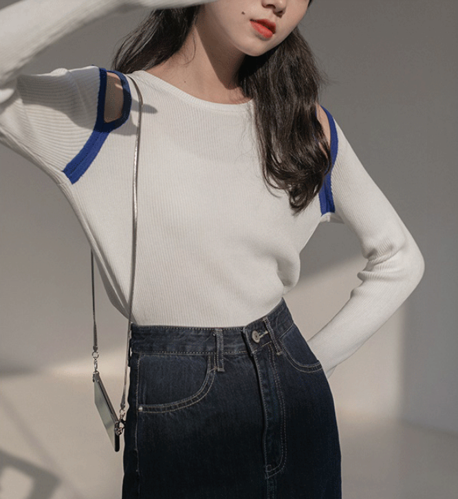 Cut-Out Shoulder Knitted Top