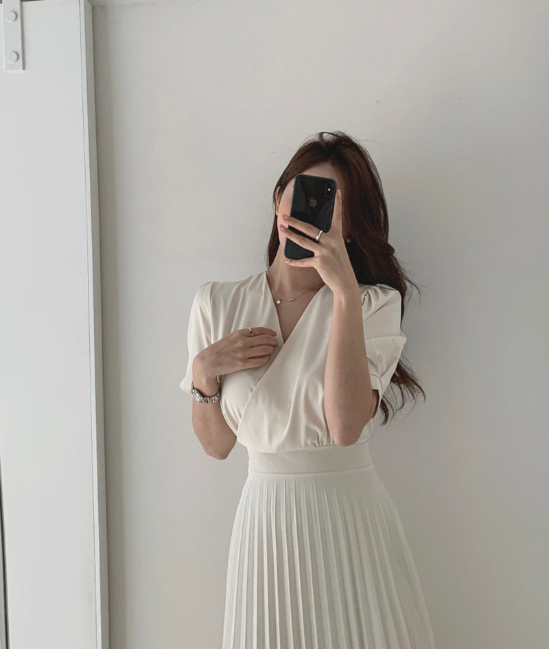 Short Sleeve V-Neck High Waist Pleated Midi Dress