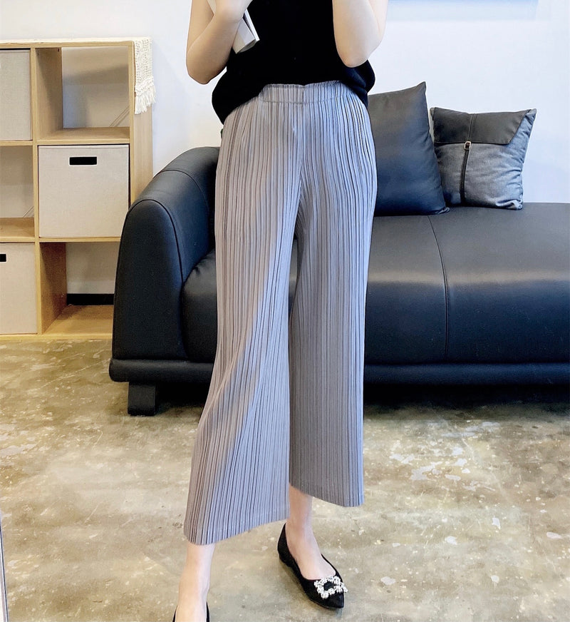 Pleated Cropped Wide Pants