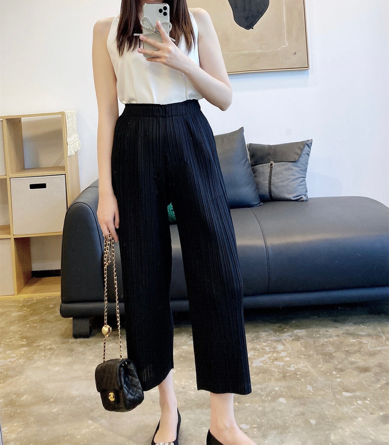 Pleated Cropped Wide Pants