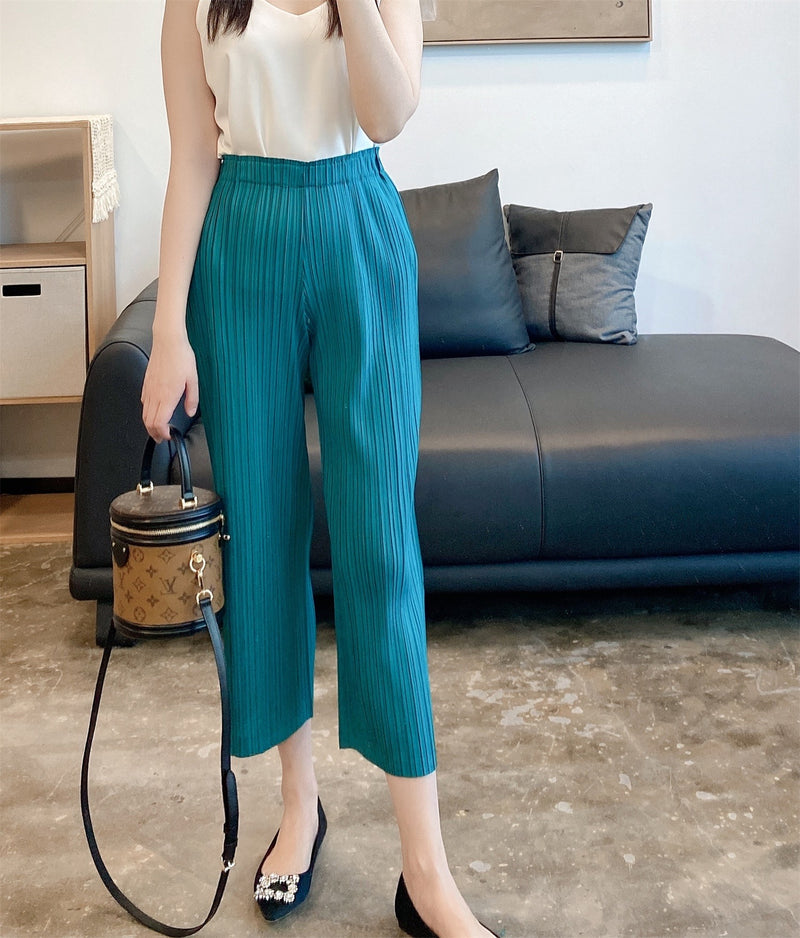 Pleated Cropped Wide Pants