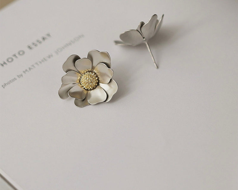 Matte Petaloid Studs