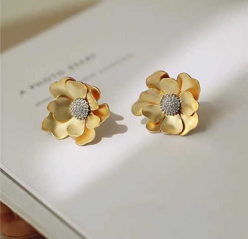 Matte Petaloid Studs