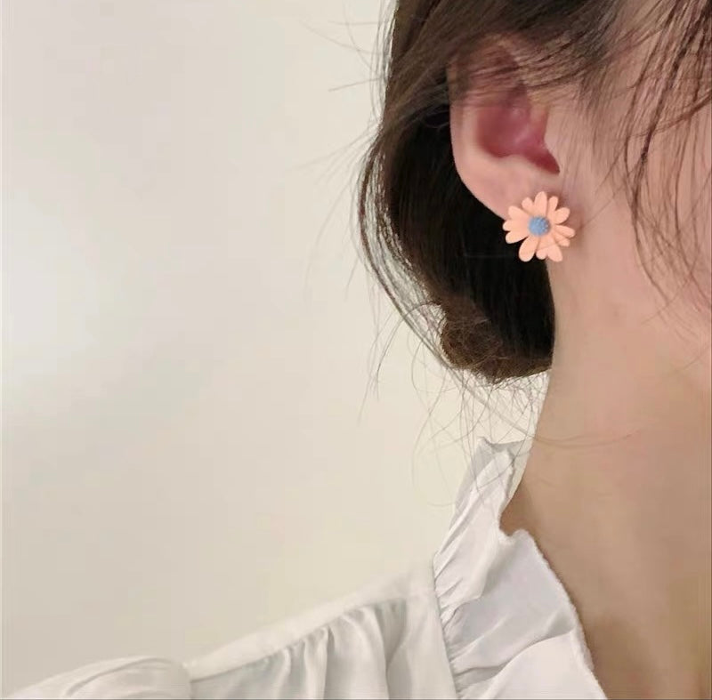 Daisy Flower Asymmetric Earrings