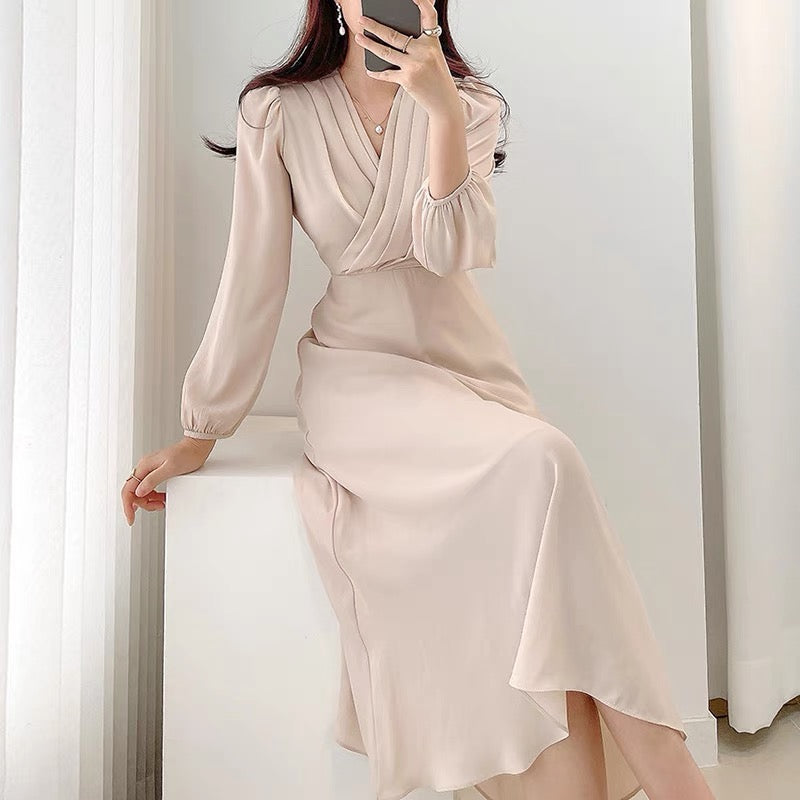 Pure Color Pleated V-Neck Midi Dress