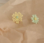 Daisy Flower Asymmetric Earrings