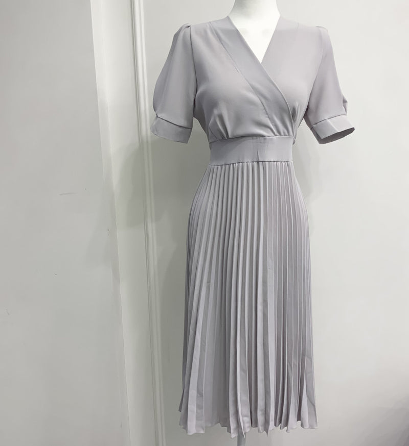 Short Sleeve V-Neck High Waist Pleated Dress