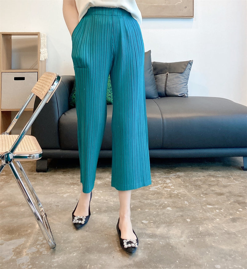 Pleated Cropped Wide Pants