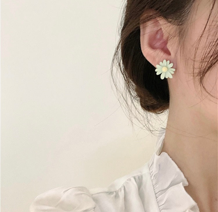 Daisy Flower Asymmetric Earrings