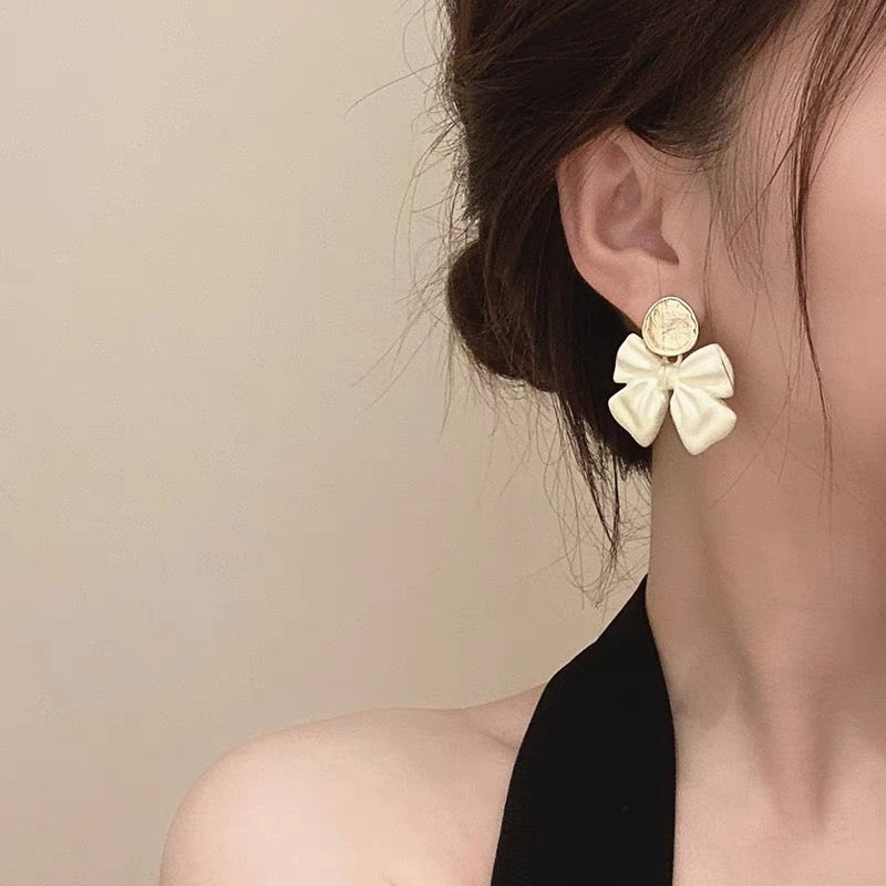 Dangling Bowknot Designer Earrings