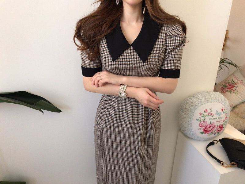 Retro Style Plaid Fitted Midi Dress with Peter Pan Collar